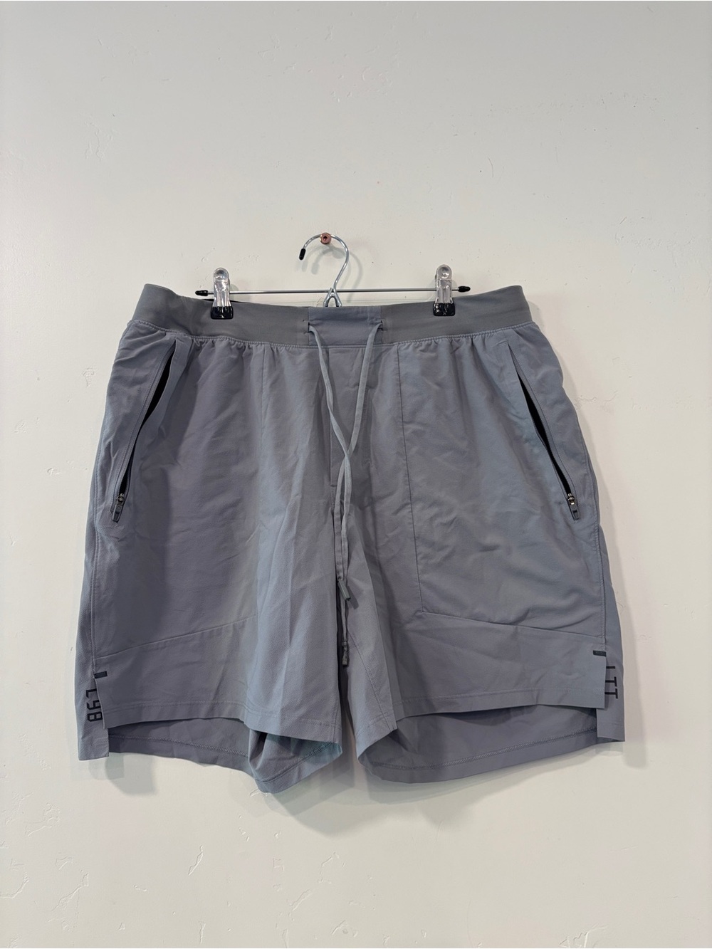 Lululemon License to Train Linerless Short 7” Gray Men Size XL Running Gym